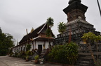 ワット・タート・ルアンの本堂と仏塔